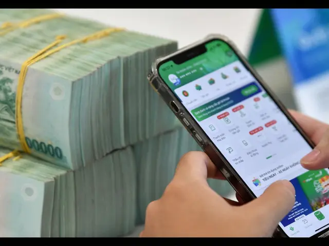 PPF, SSY और SCSS में ब्याज दरें स्थिर; जानें कौन सी स्कीम देगी सबसे ज़्यादा रिटर्न